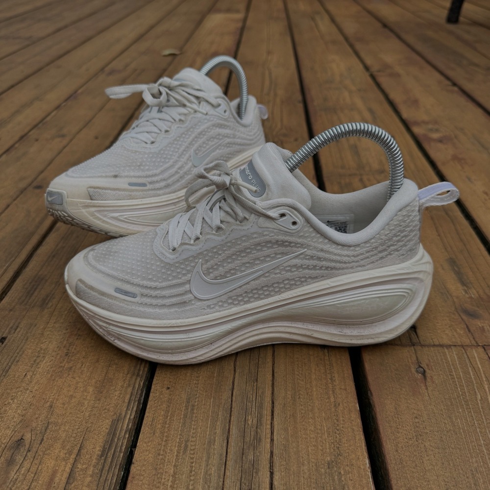 Nike Vomero Plus Womens 6.5 Running Shoes Sail White ZoomX IQ9916-100